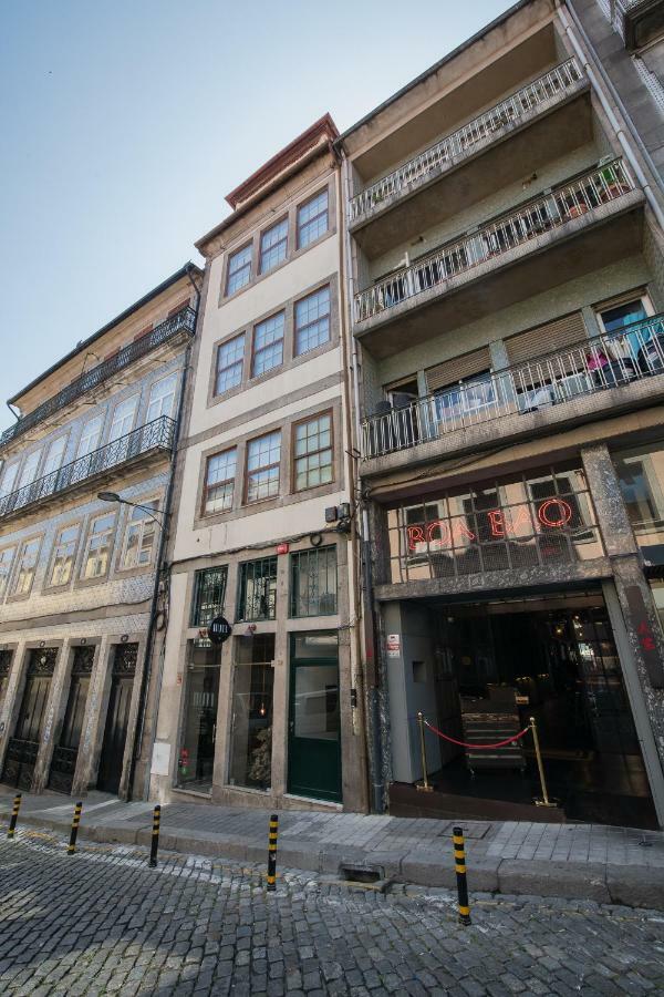 Baixa24 •P1L• Amplo Estudio Na Baixa Com Varanda Porto Exterior foto